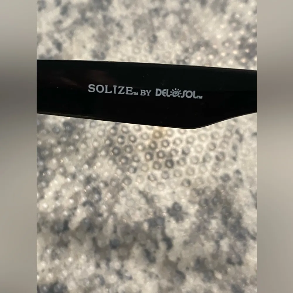 New Del Sole Solize Color Changing Lenses Black Sunglasses - Image 4