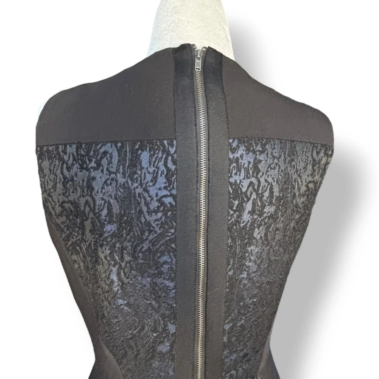 Aryn K Black Jacquard Fit Flare Sleeveless Navy Blue Cocktail Party Dress Small - Image 4