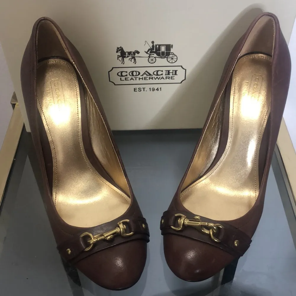 Coach horse bit chunky pumps size 8.5 with box - Image 2