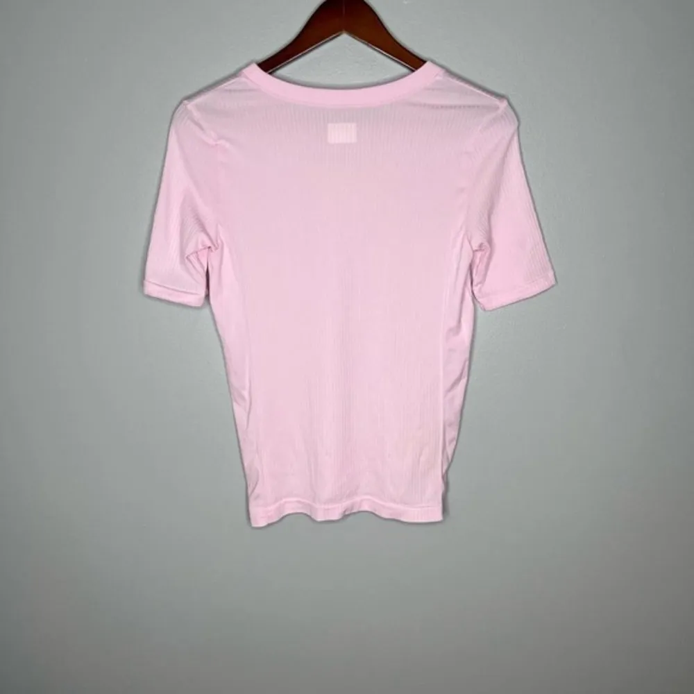 Athleta Renew T Shirt Womens Pink Ribbed Seamless Short Sleeve Crew Neck small - Image 4
