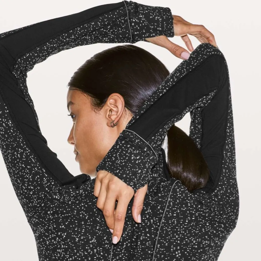 Lululemon  Run Briskly 1/2 Zip - Image 4