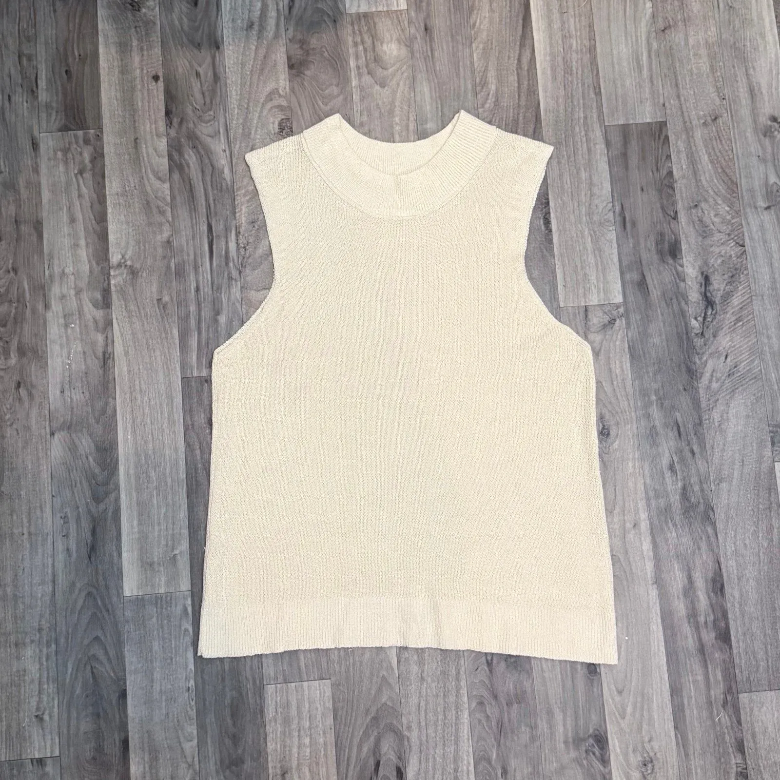 NA-KD Sleeveless Straight Fine Knitted Top - Image 2