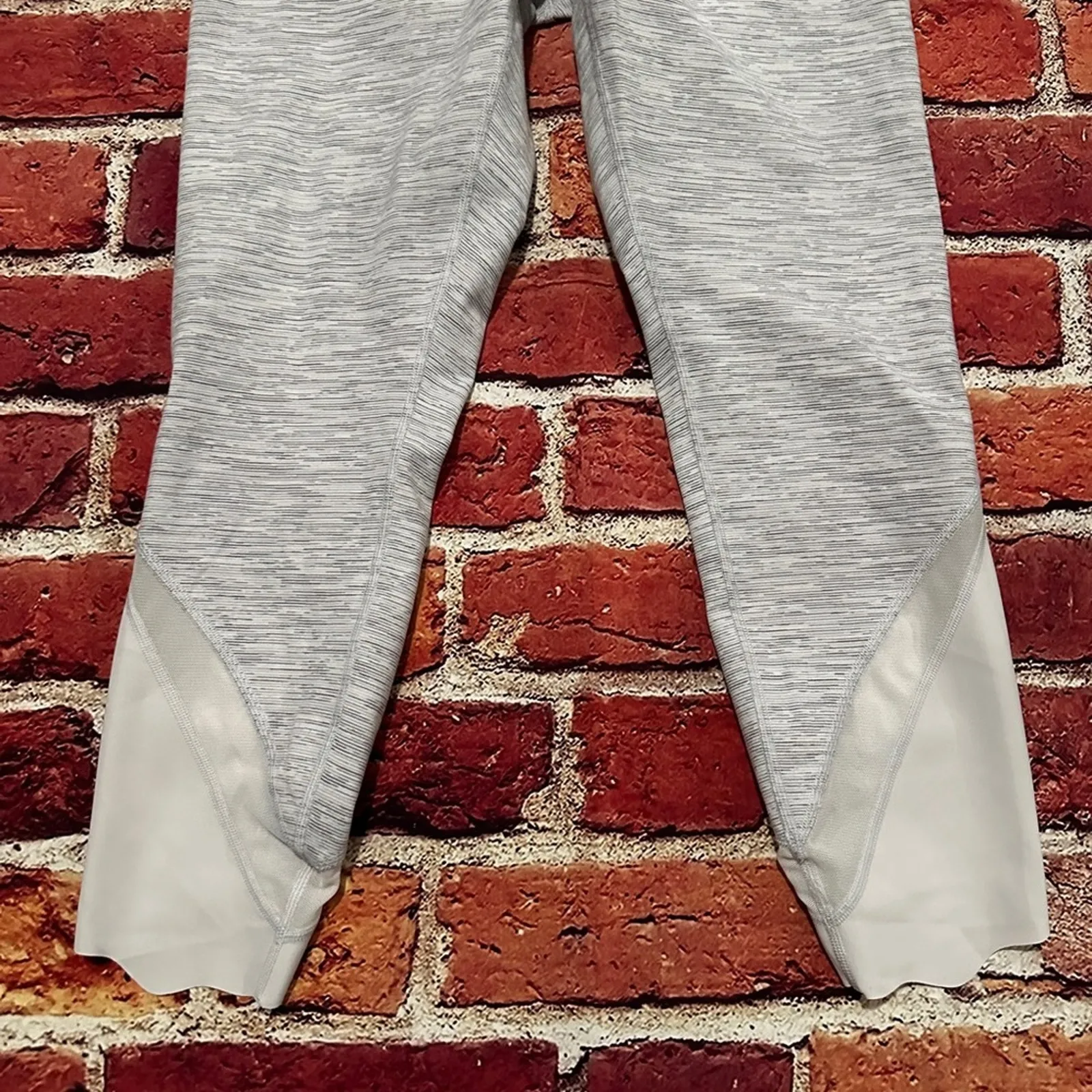 Lululemon leggings size 8 - Image 6