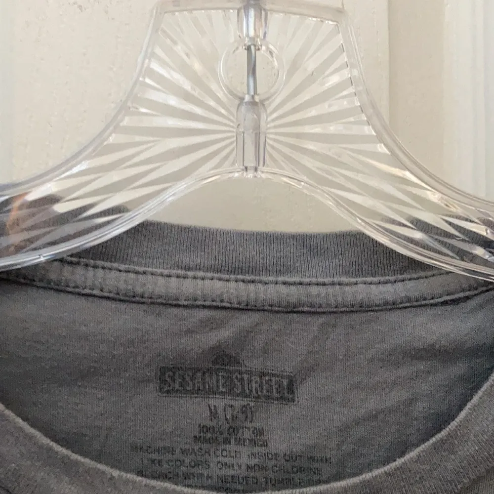 FINAL MARKDOWN Junior Sesame Street tee medium - Image 3