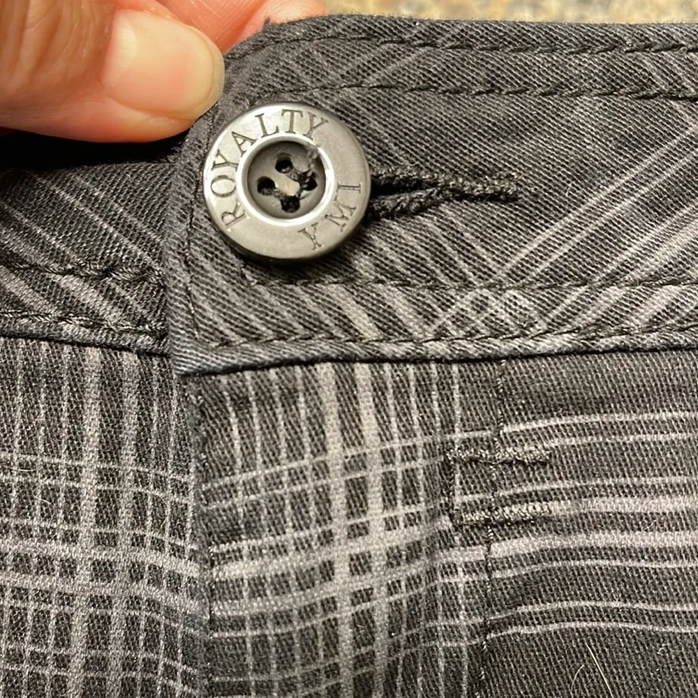 Royalty YMI Black Plaid Bermuda Black Gray Checkered Shorts Size 8 EUC #6419 - Image 4