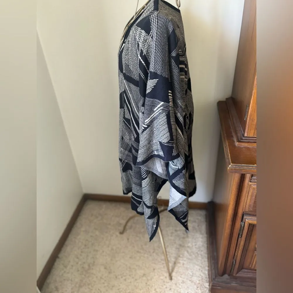 Chico’s black and white wrap one size 87% cotton - Image 4
