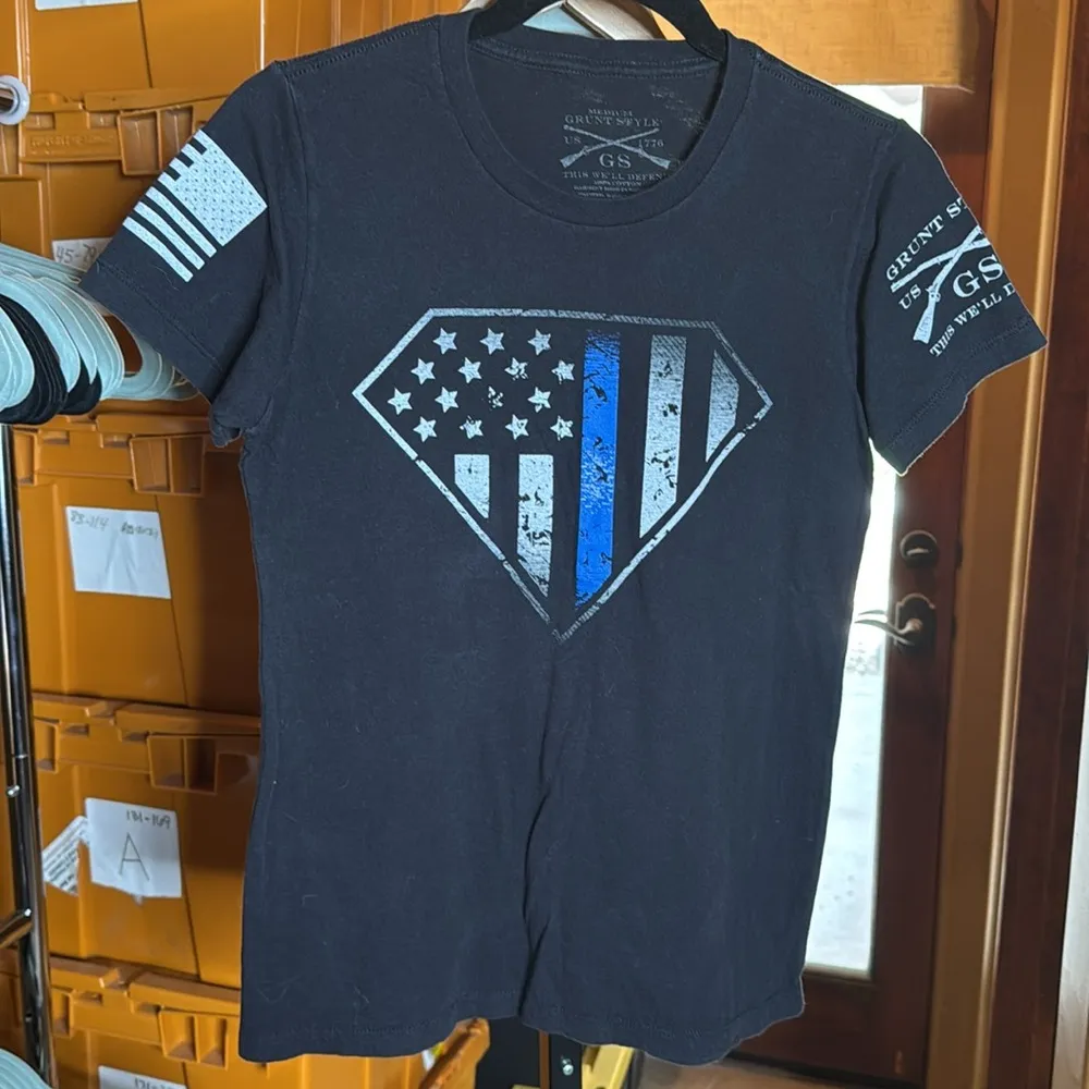Grunt Style American Flag Superman Blue Line Crest Tee Size Medium - Image 3