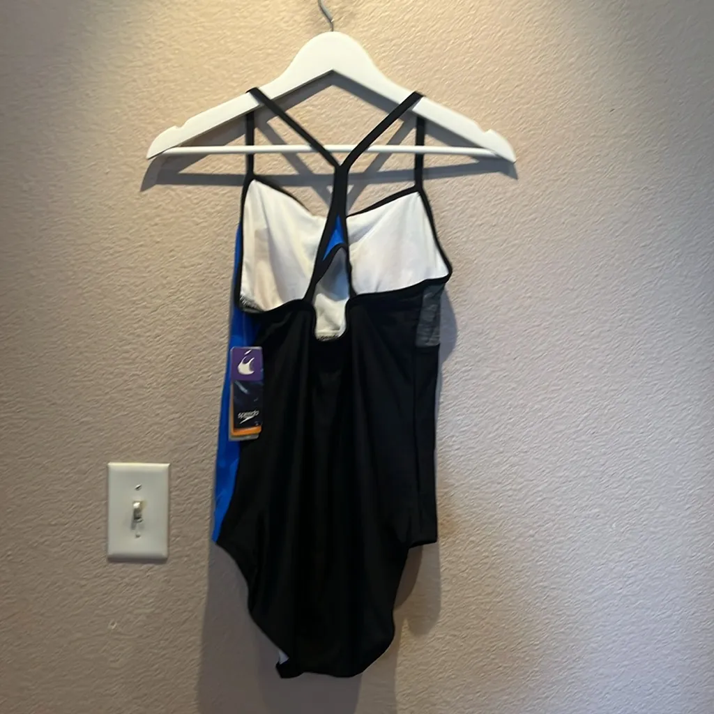 New Speedo Women’s Racerback Swimsuit with Built in Bra Support Size 8 NWT - Image 5