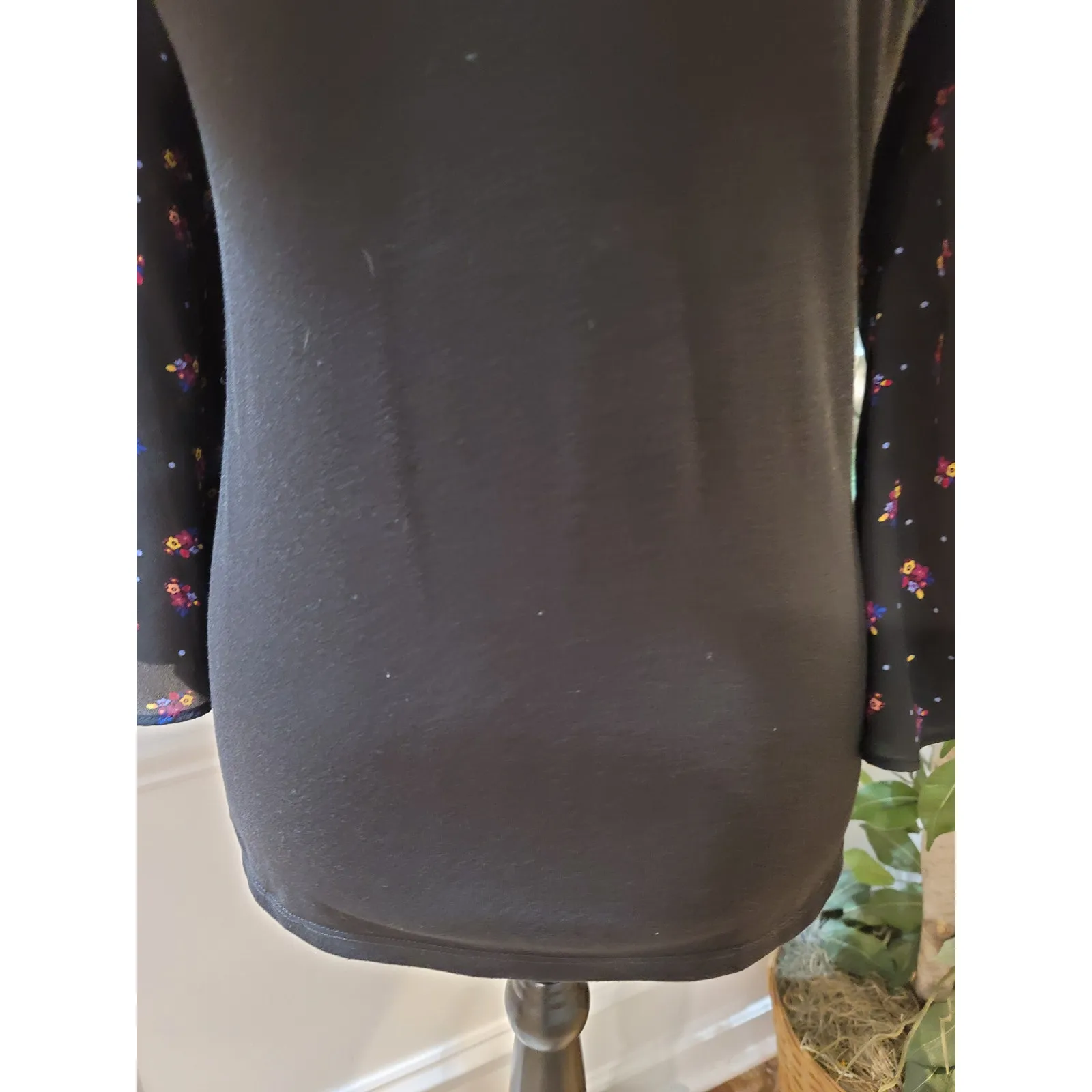 The Pioneer Woman Blouse Women’s Size M Black Floral Flare Sleeve Scoop Neck Top Size M - Image 4