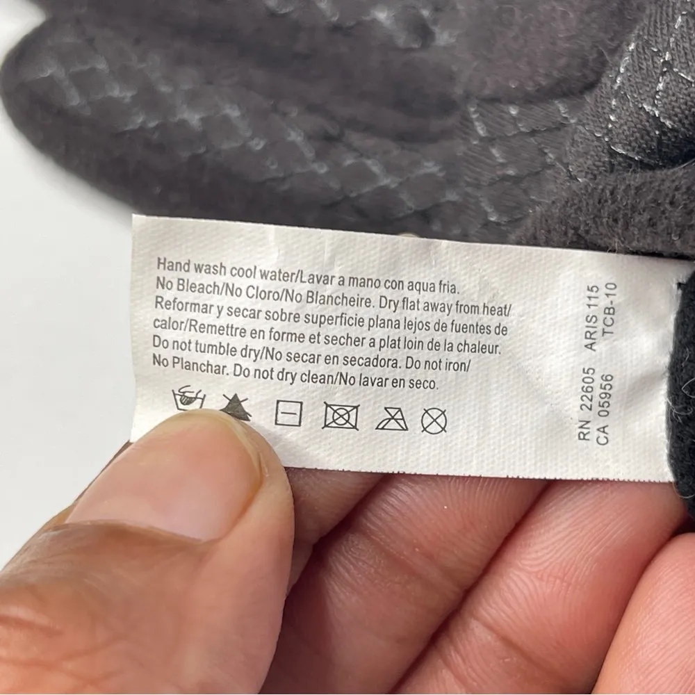 ISOTONER | Gray Black Tech-Friendly Gloves Sz OS - Image 8