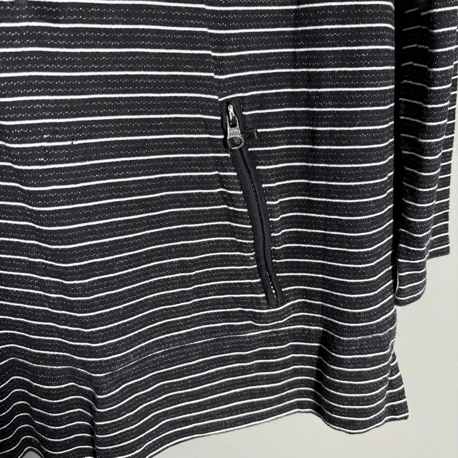 Cable & Gauge Women's Black & White Striped Tunnel Neck Sweatshirt - Size Medium - Image 3