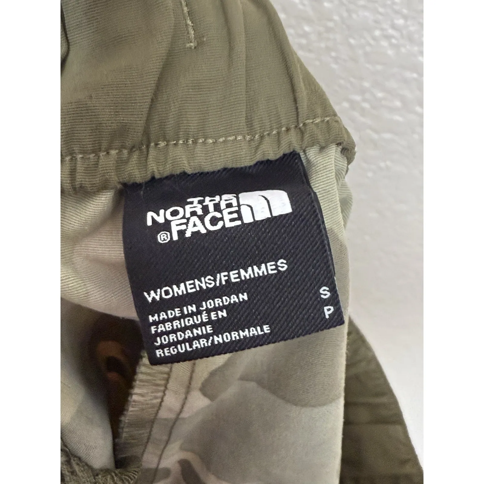 The North Face Women’s Class V Flashdry Camo Shorts Size Small - Image 3