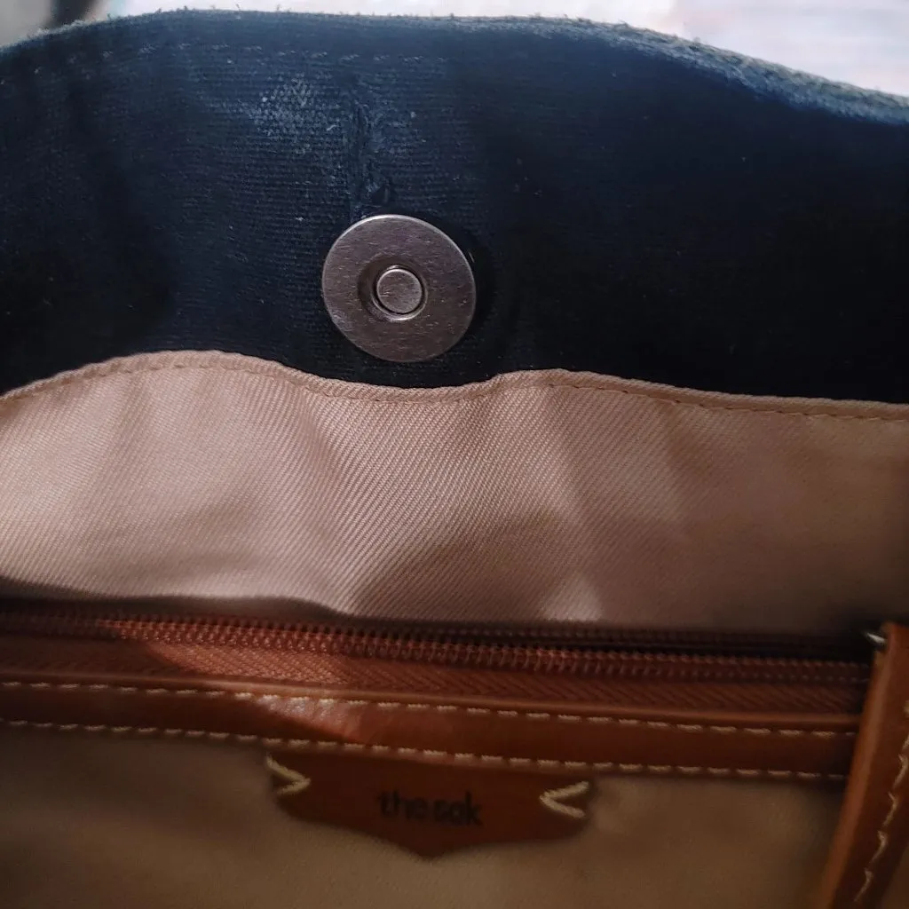 The Sak Huntley Leather Tote Black Tote Bag Tassel Accent Beige Interior Lining - Image 17