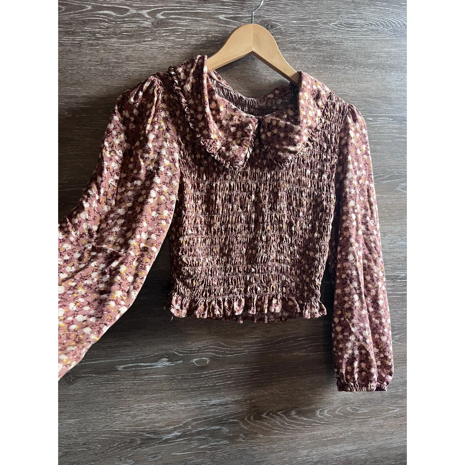 Rabbit Rose Shirt Peter Pan Colar Sz Medium Orange Floral Flare Sleeves Stretch - Image 3