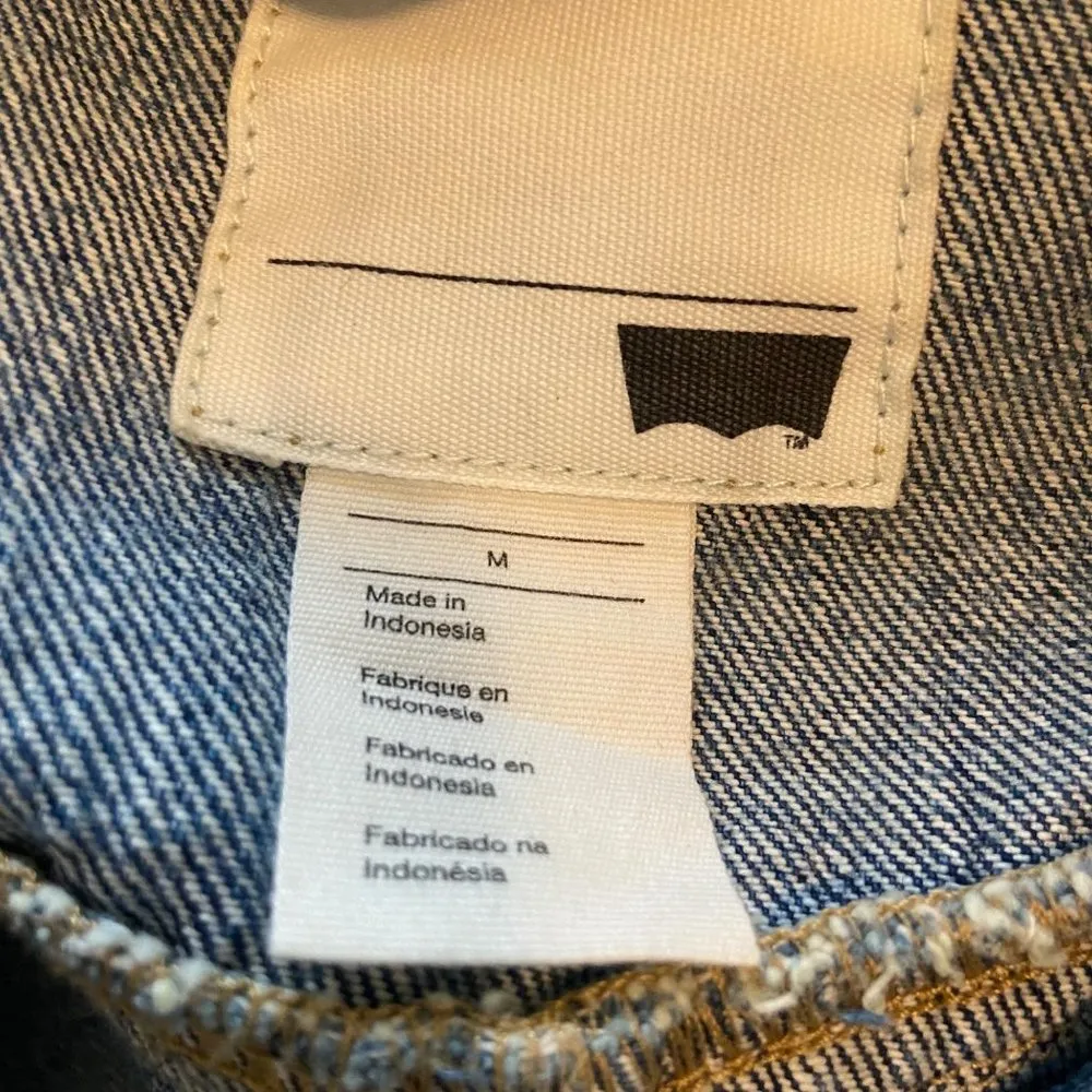 Levi’s Original Trucker Jean Jacket Medium - Image 4