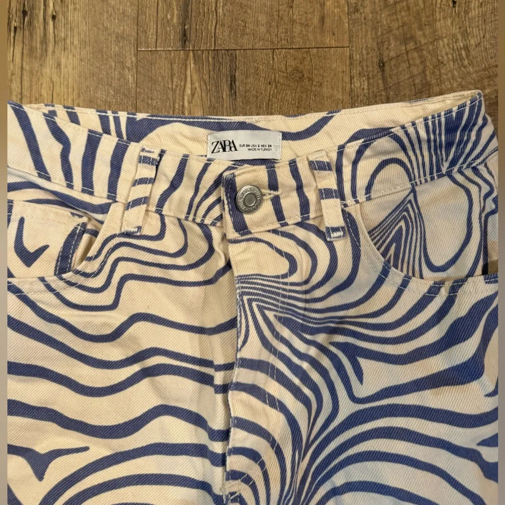 Zara Printed Straight Leg Jeans - Image 2