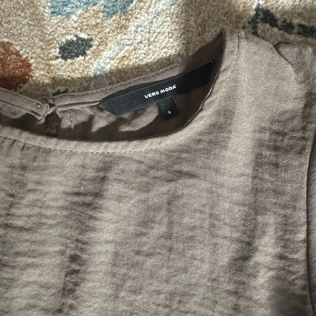 Vero Moda Taupe Blouse - Image 2