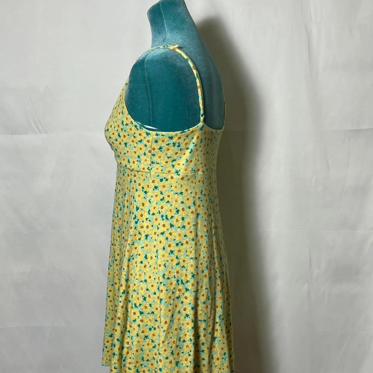 Urban Outfitters Yellow Floral Keyhole Mini Dress Medium - Image 2