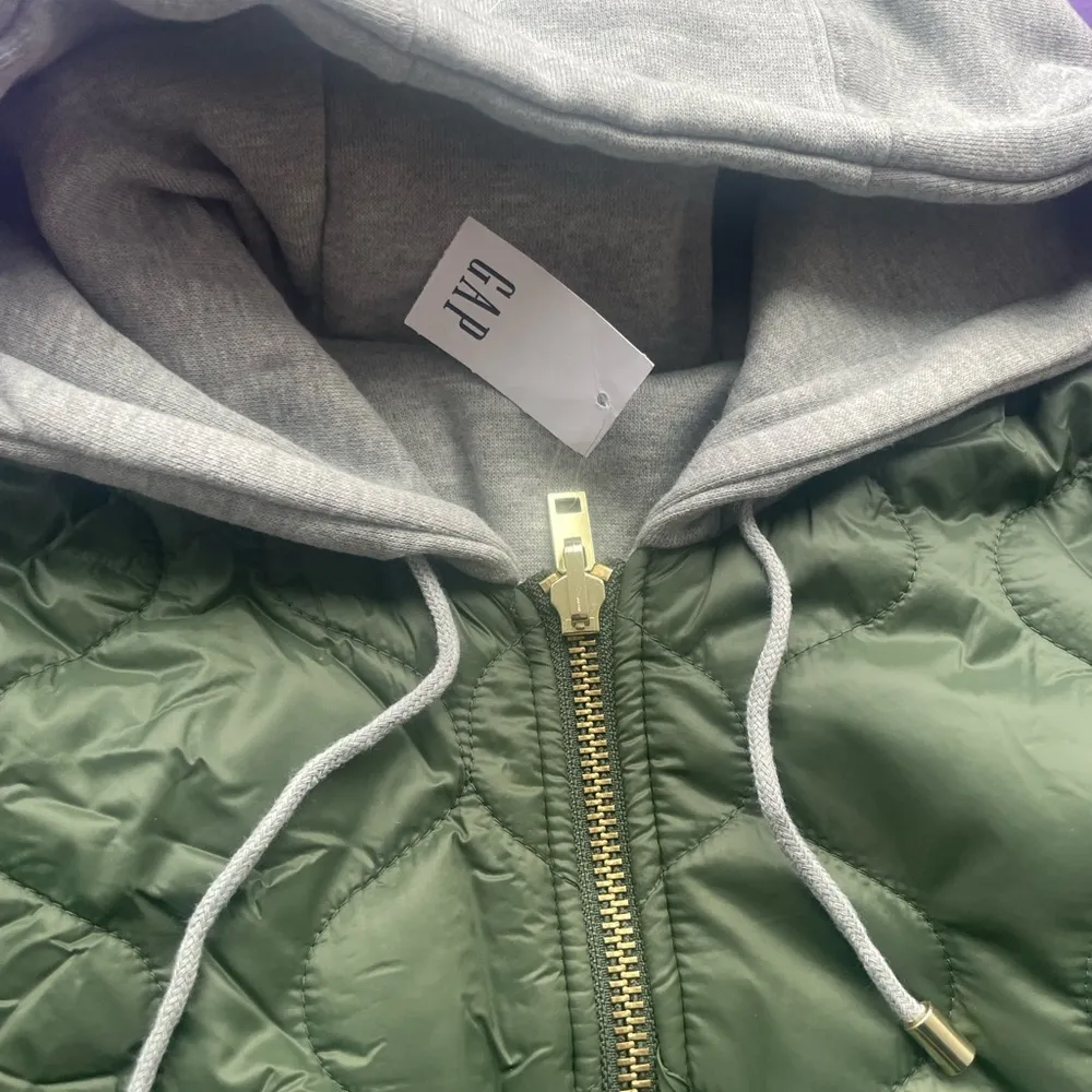 Gap Women’s Interchangeable Reversible Green & Gray Embroidered Bomber Jacket XS - Image 3