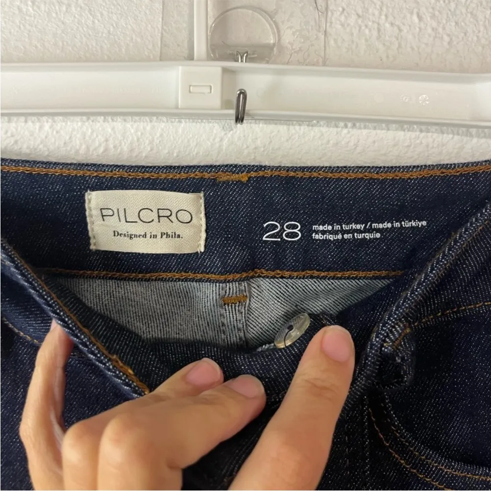 ANTHROPOLOGIE Pilcro High Rise Front Seam Straight Leg Jeans Dark Wash Size 28 - Image 4