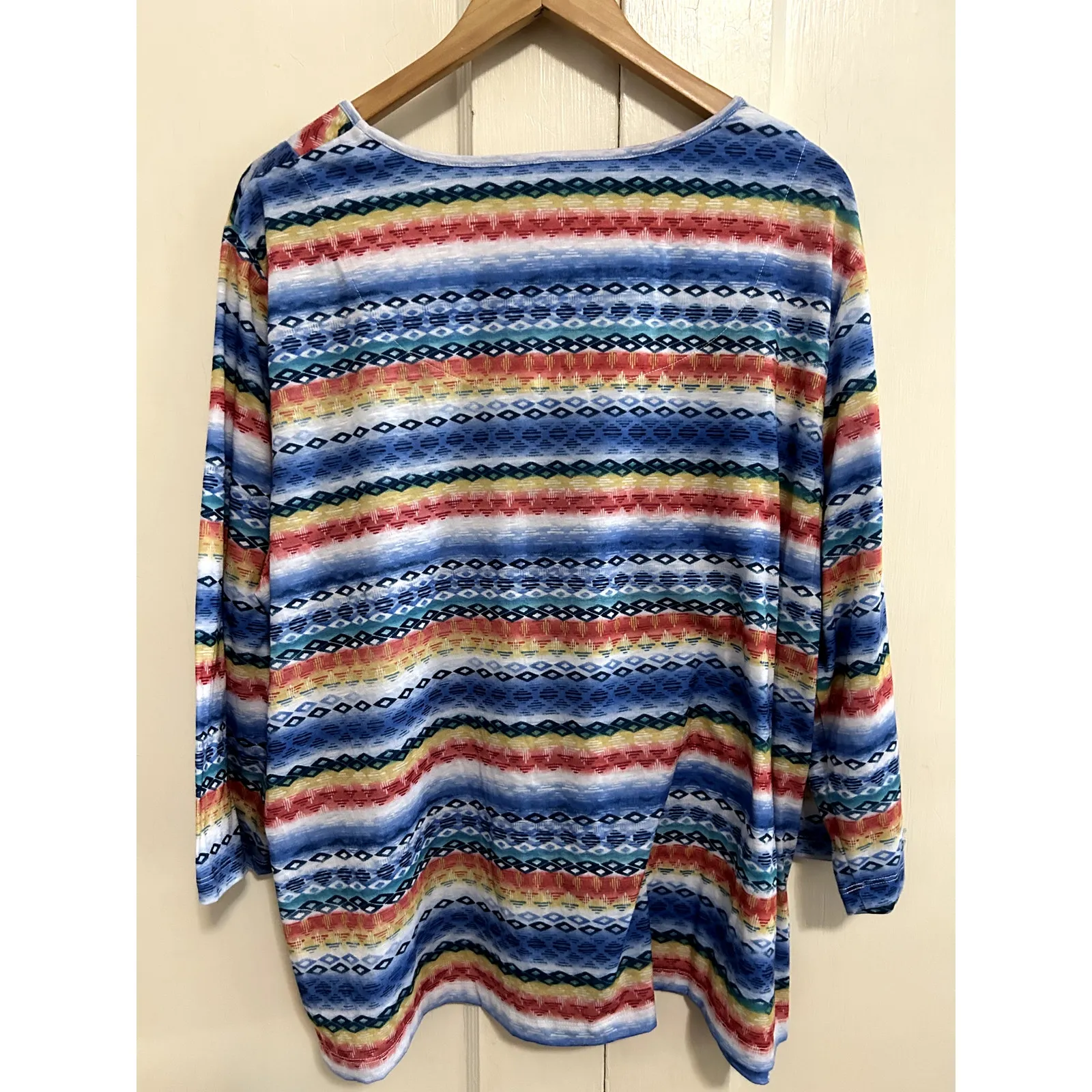 Alfred Dunner Woman 2X Top Aztec Design Unique Neckline Colorful Design Size XXL - Image 3