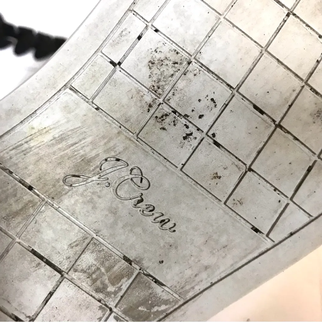 J. CREW "SATURDAY SNEAKERS" WHITE LEATHER & ANIMAL PRINT ACCENT SNEAKERS (6.5) - Image 13