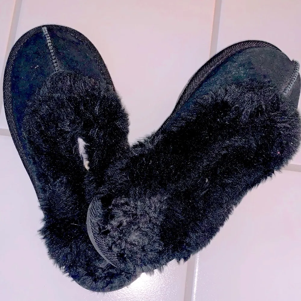 Black Genuine Leather with Faux Fur Lined Shoe Slipper Size 7 - Image 5