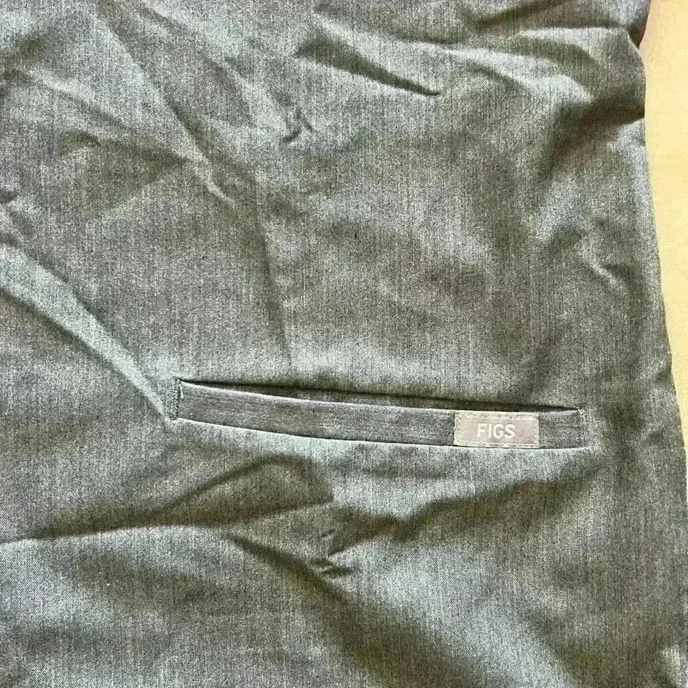 FIGS Scrubs Heather grey scrub top technical collection XS - Image 3