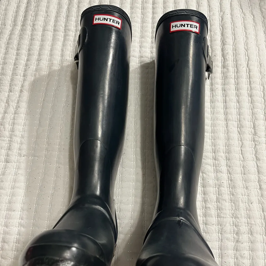 Hunter Dark Blue Tall Rain Boots - Image 2