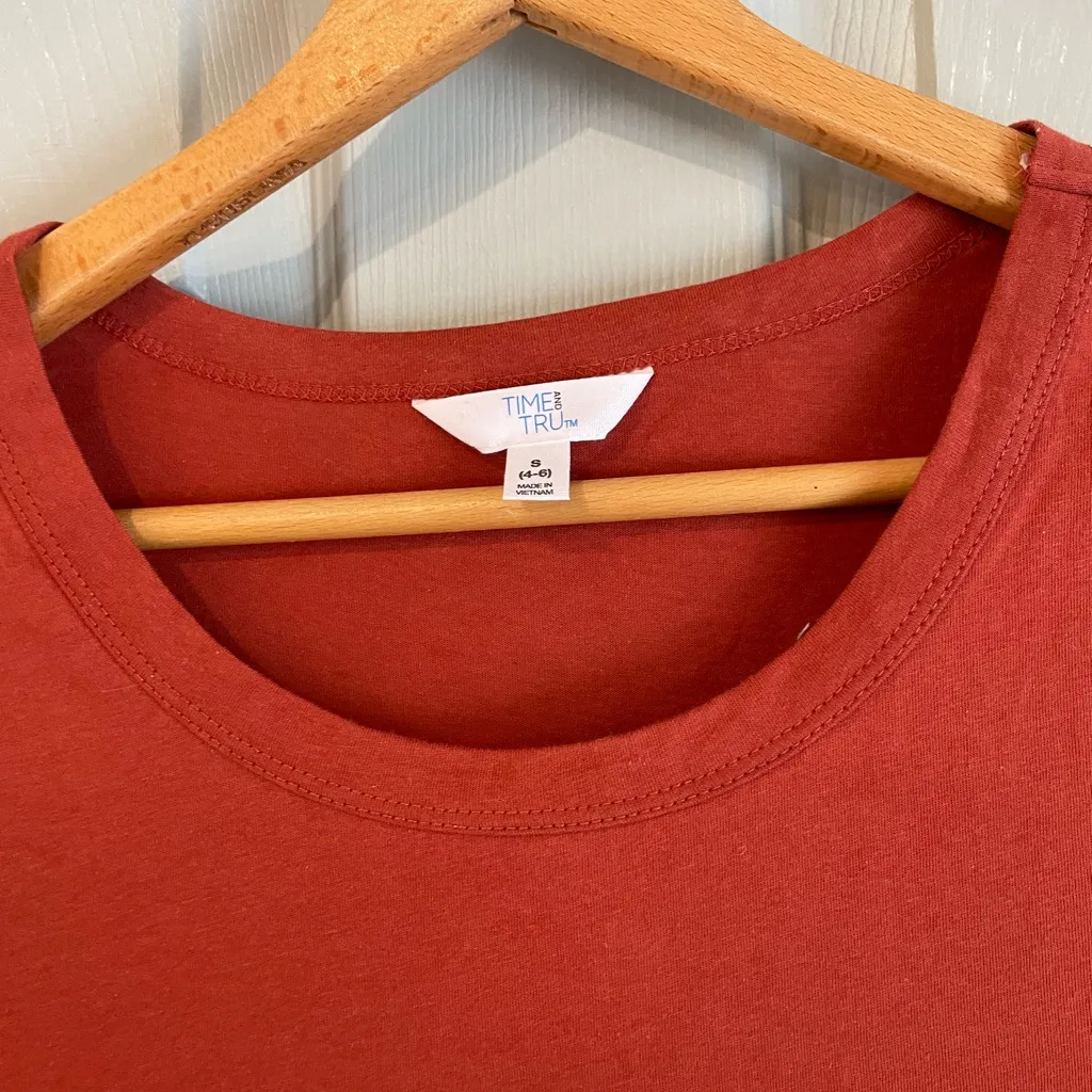Time & Tru Women's Small Rust Tiered T - Image 2