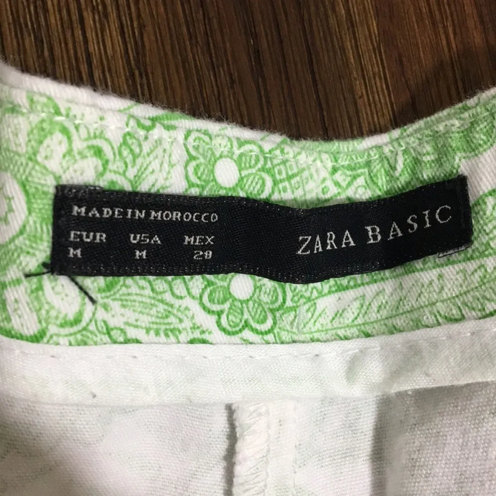 ZARA  Basic Floral White/Green Flat Front Shorts - Image 2