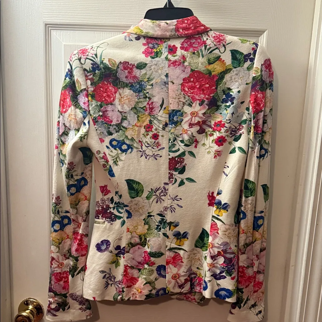 Zara Women's Cream Floral Blazer - Image 3