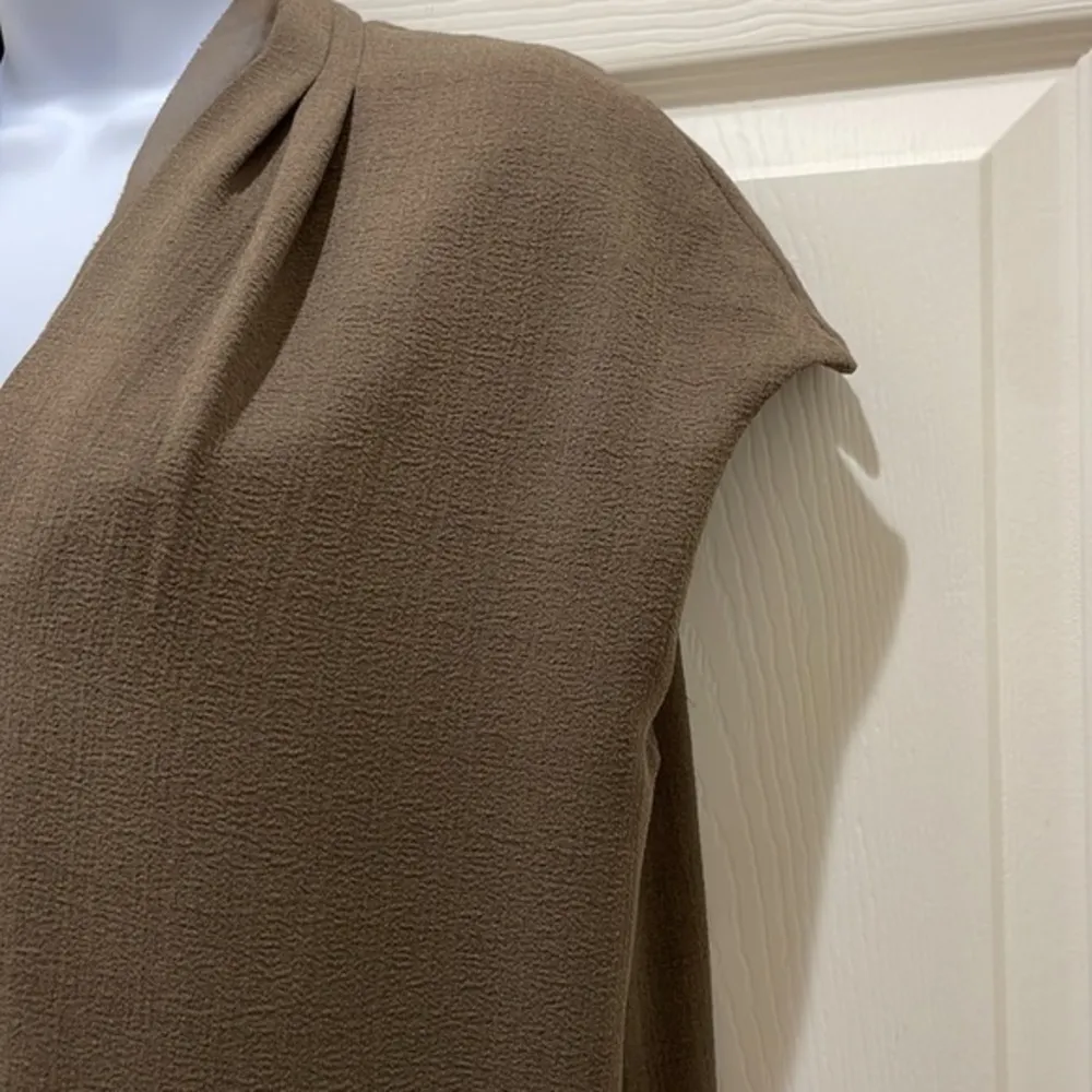 Carmen Marc Valvo Taupe V-Neck Sheath Dress - Image 4