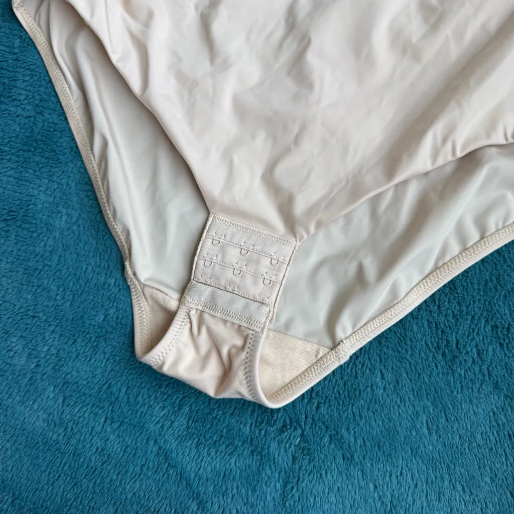 NWOT Wacoal Red Carpet Shaping Bodybriefer 40D Bodysuit 801219 Beige Convertible - Image 7