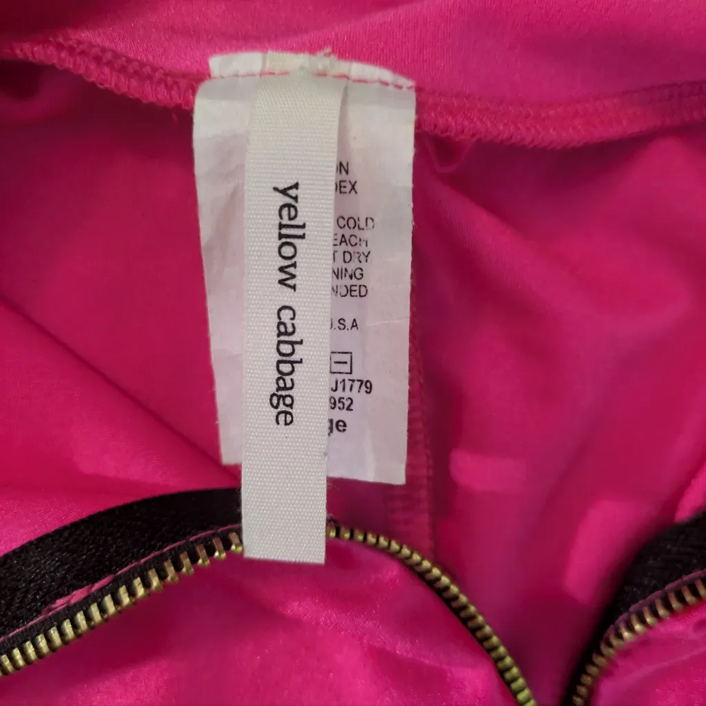 Yellow Cabbage Hot Pink Long Sleeve Romper Onesie Size Large - Image 5