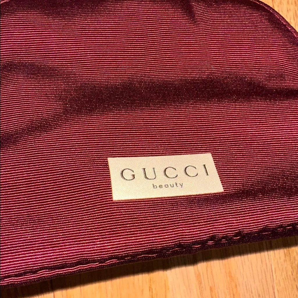 Gucci beauty makeup bag burgundy top zip brand new - Image 2