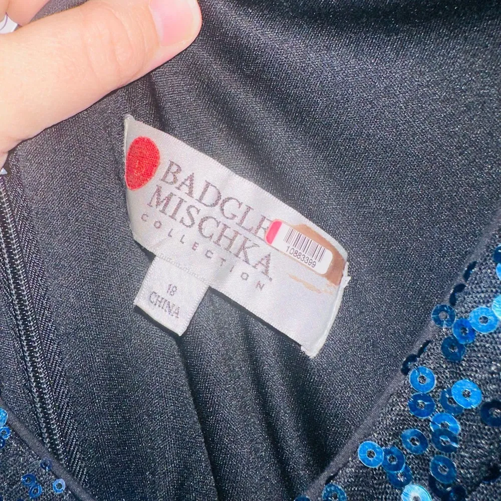 BADGLEY MISCHKA Women's Black Blue Sequins V-Neck Mesh Ombré Astor Gown Size 16 - Image 12