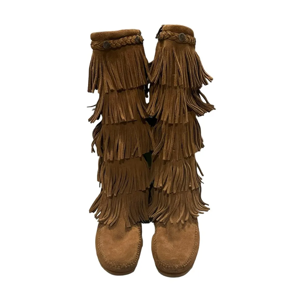Minnetonka 5-Layer Fringe Boot, Sz 6 - Image 9