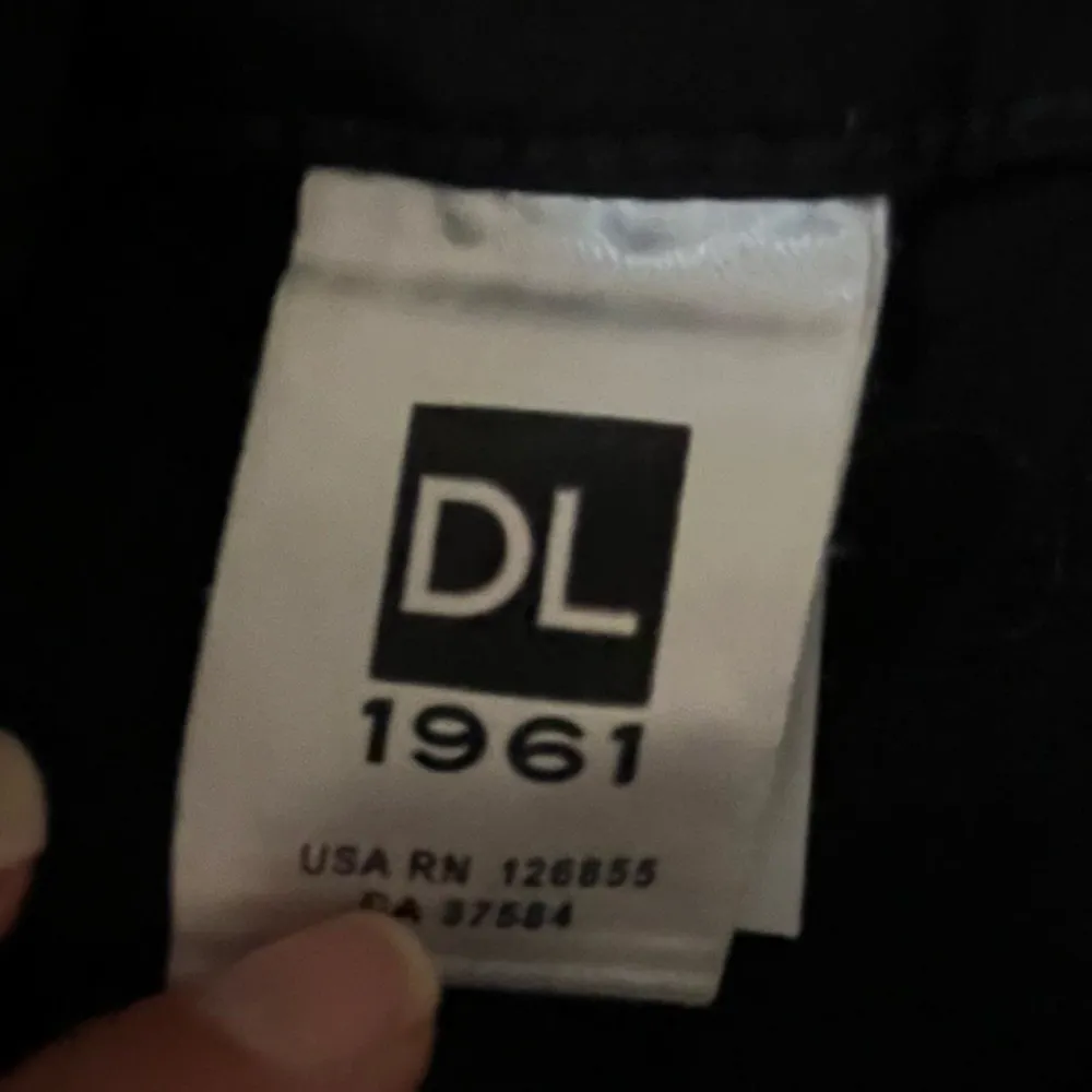 DL1961 Florence Black Coated Denim Size‎ 25NWOT Feminine Chic Ankle Jeans - Image 8