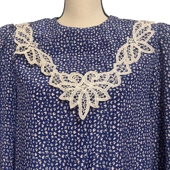 Vintage‎ Blue and White Lace Blouse and Skirt Set Sz M/L Size M - Image 5