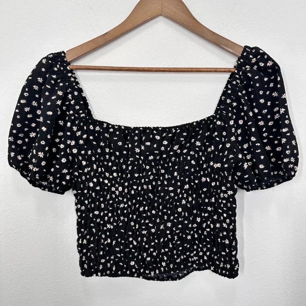 Elodie‎ Black White Floral Smocked Puff Sleeve Cropped Milkmaid Coquette Top L - Image 2