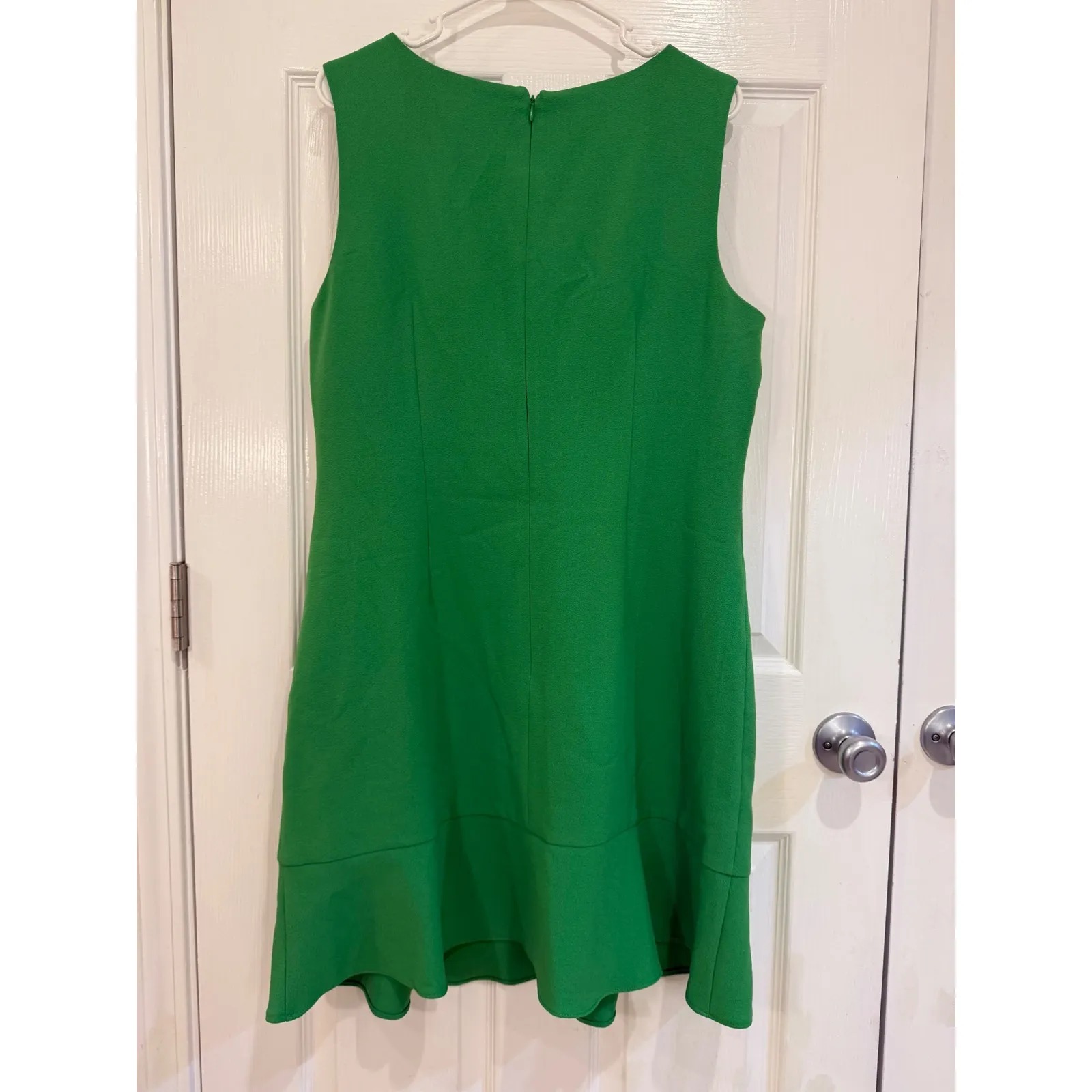 Leslie Fay Green Sleeveless‎ Ruffle Hem Dress Gold Accent Size 16 - Image 5