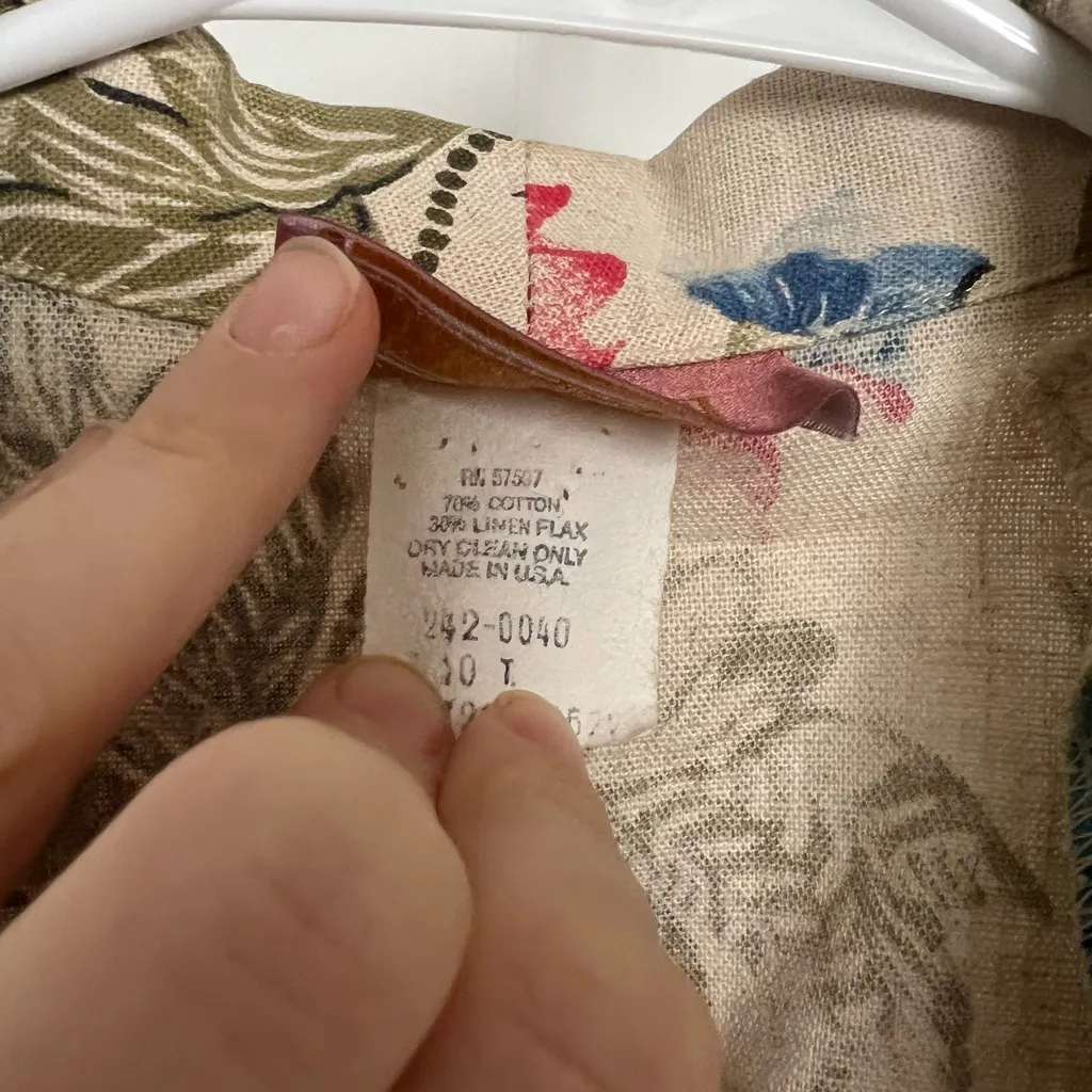 Worthington Beige Blazer with Blue and Red Floral Pattern - Image 3