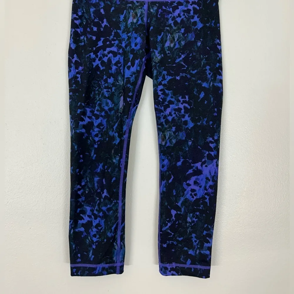 Lululemon Women's Wunder Under Crop ll Purple Iris Floral Print Leggings Size 4 - Image 3