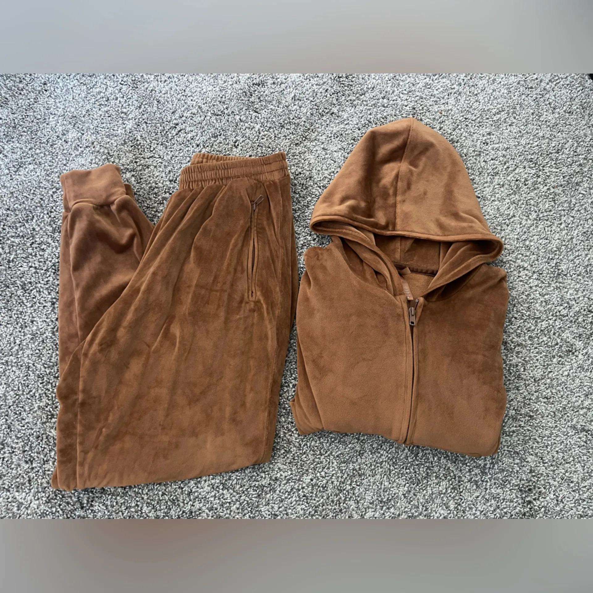 Women’s Skims Velour Copper Brown Cropped Hoodie and Joggers Sweatsuit Set Sz M - Image 3