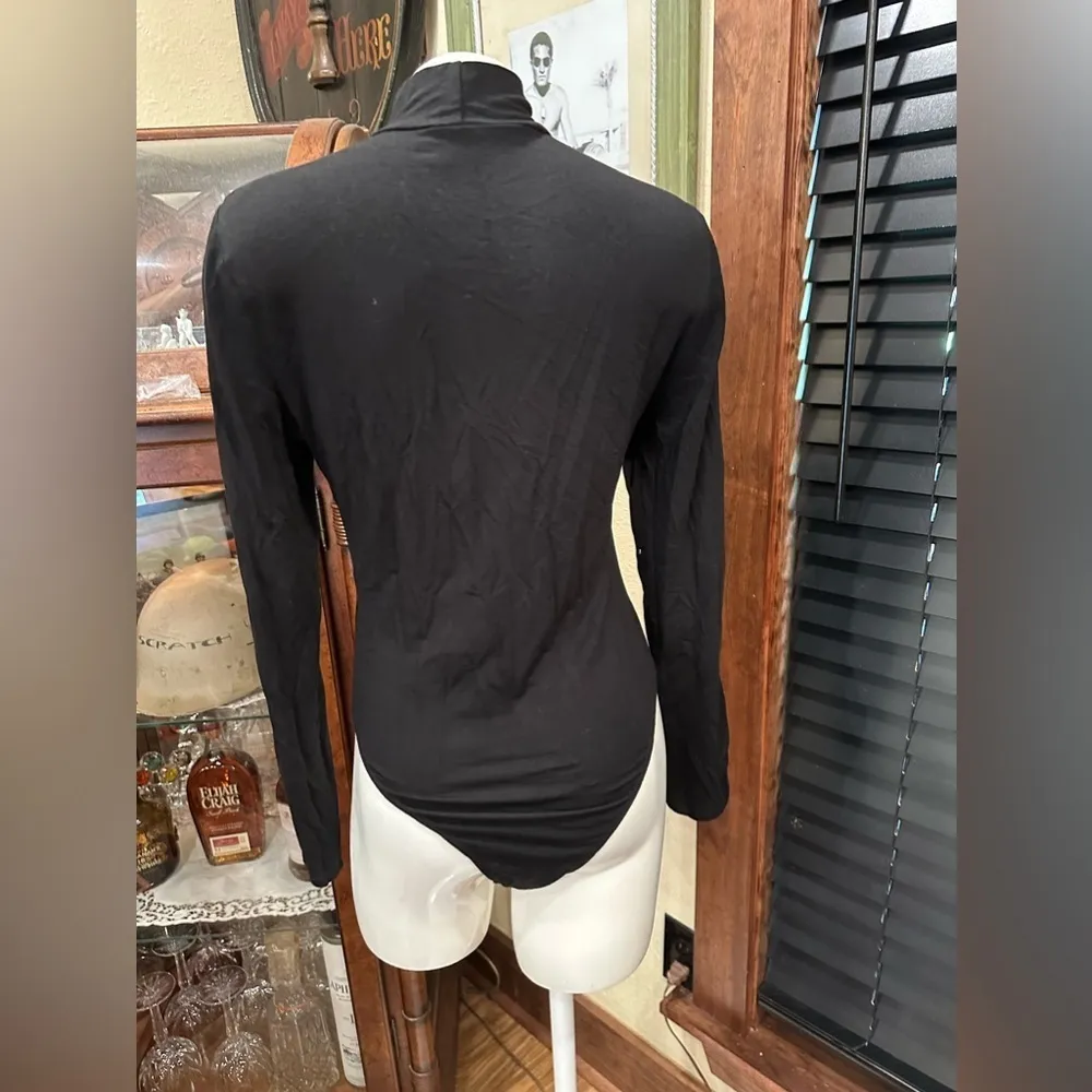 Euc  black Contrast Mesh Mock Neck Bodysuit super soft and comfortable size L - Image 4