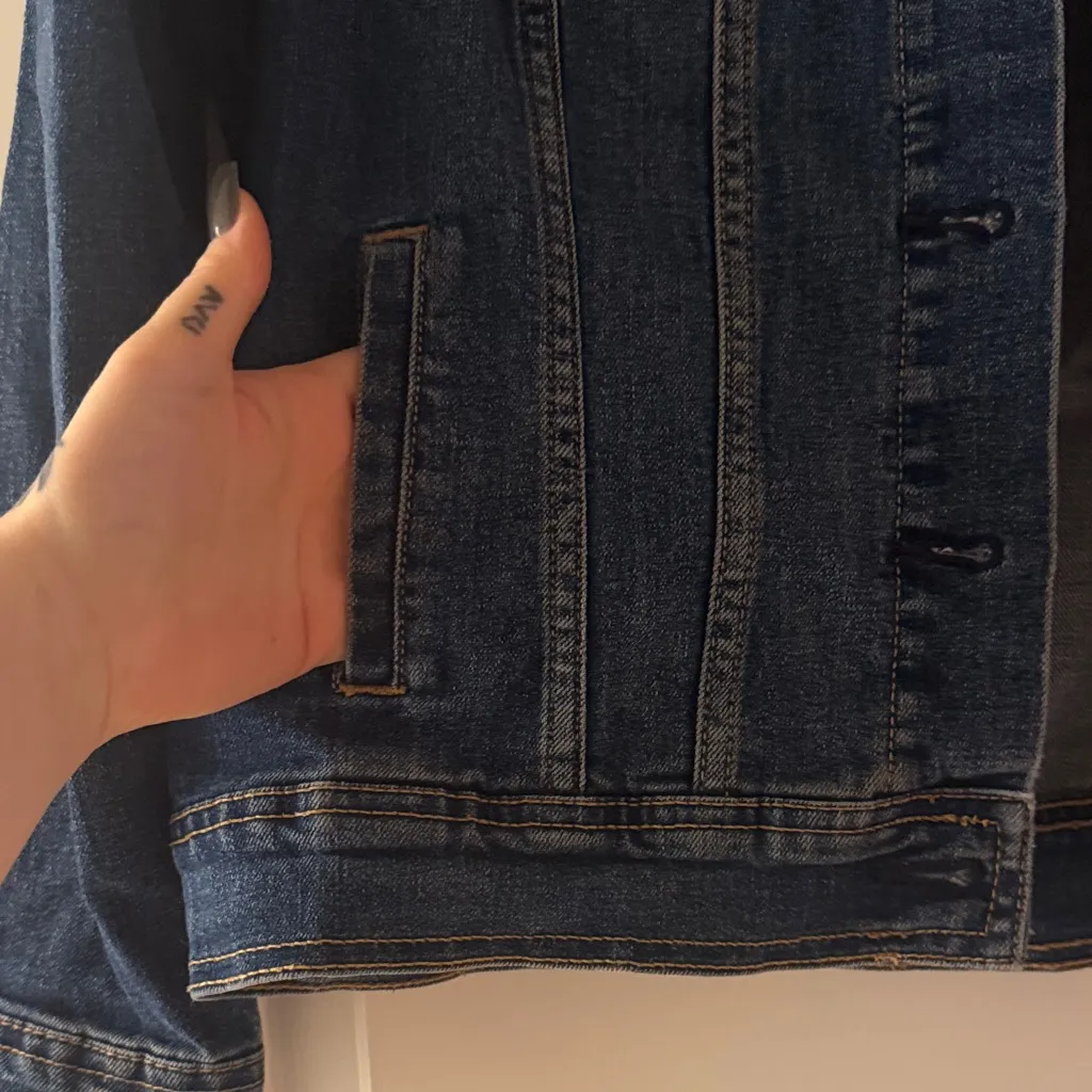 Old Navy Blue Jean Jacket - Image 6