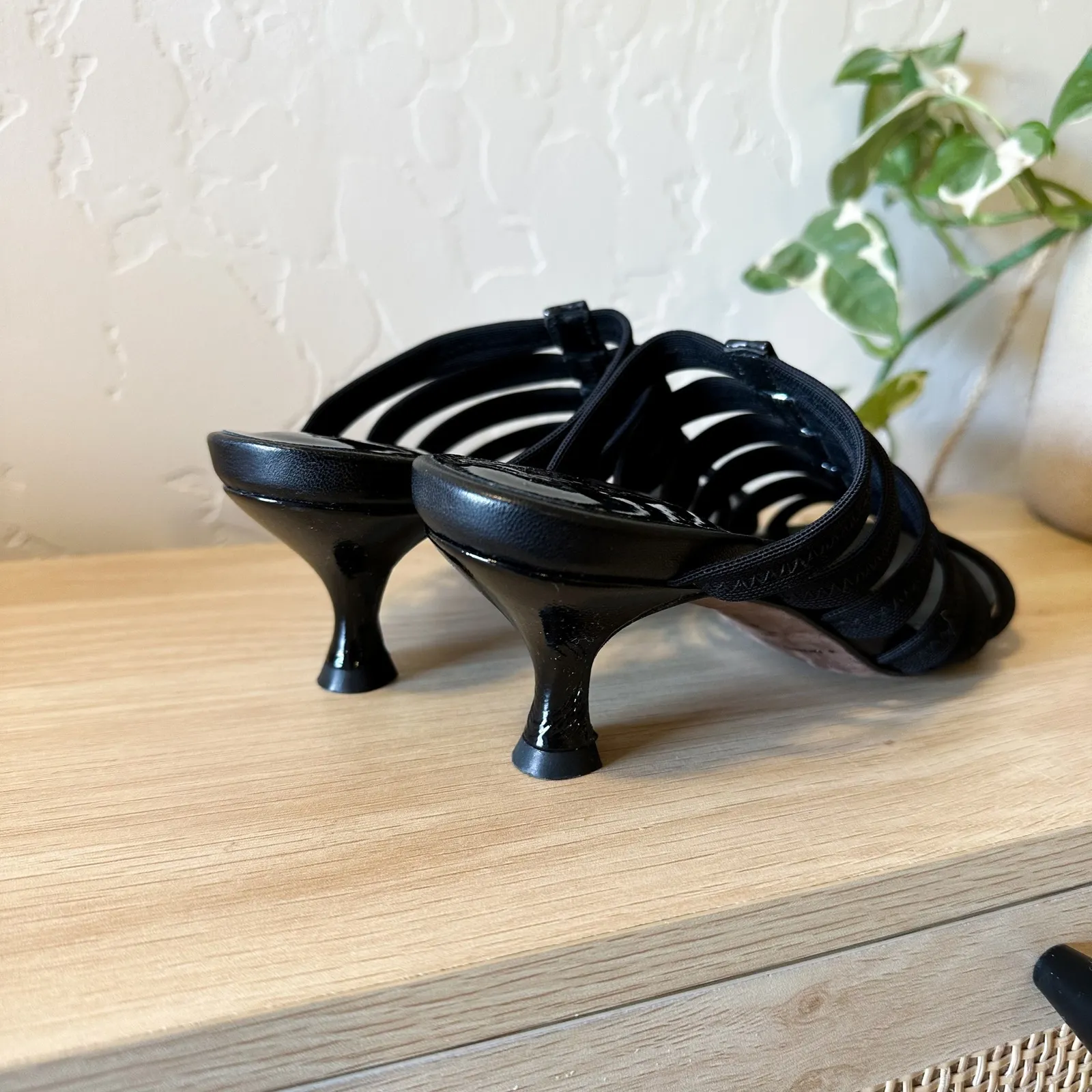 Donald J Pliner | Y2K Vintage Strappy Stretch Kitten Heel Sandals Size‎ 7 Black - Image 3