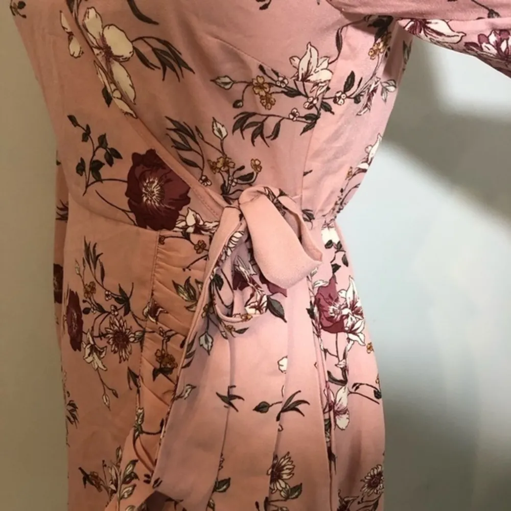 NWOT Pink Floral Faux Wrap Long Sleeve Dress New - Image 4