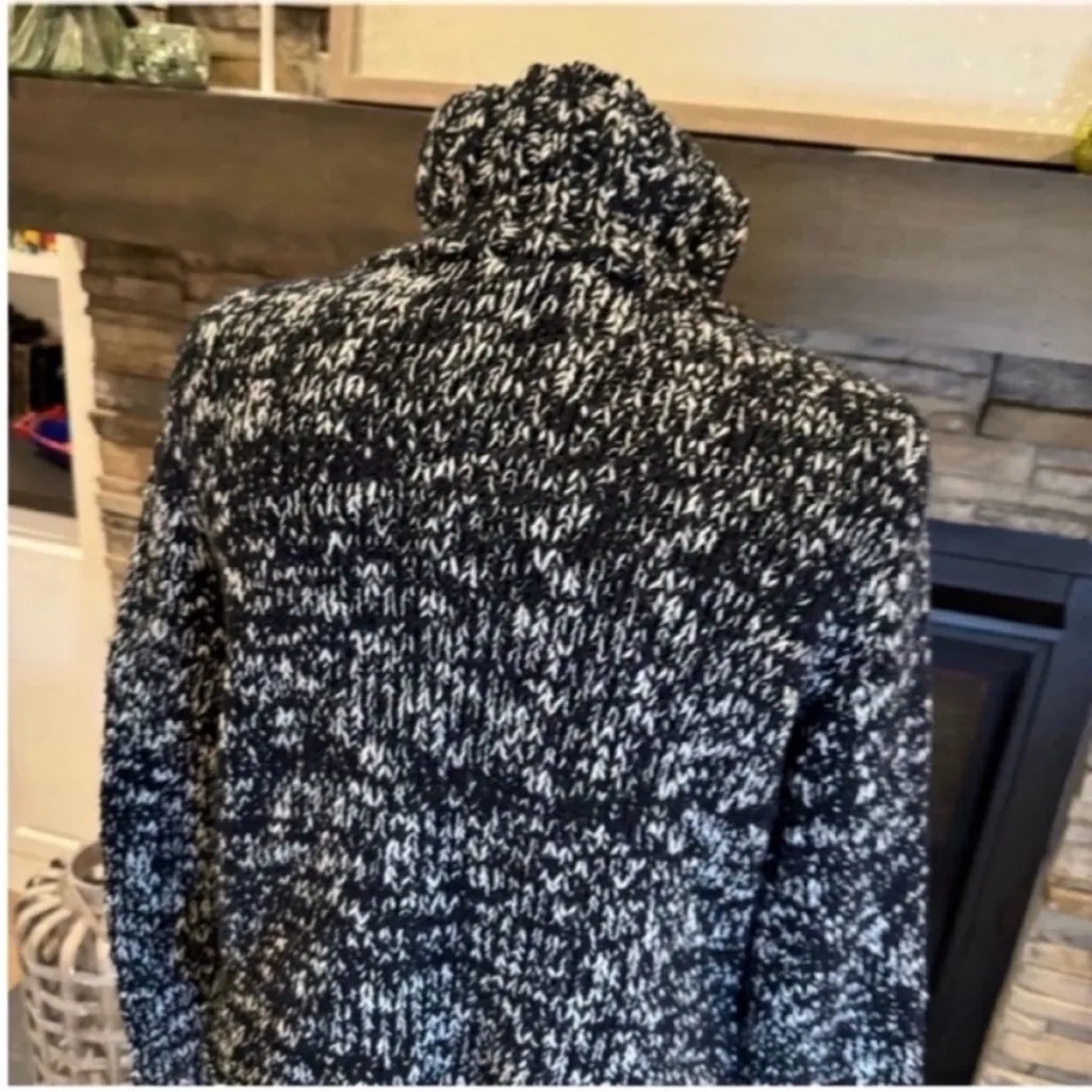 Eileen Fisher Black and White Turtleneck Sweater - Image 7